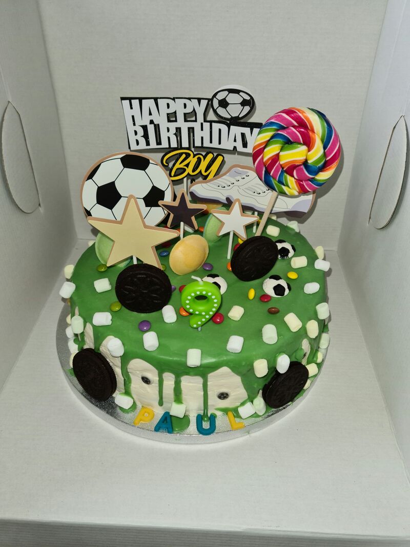 Fussball Regenbogen Torte