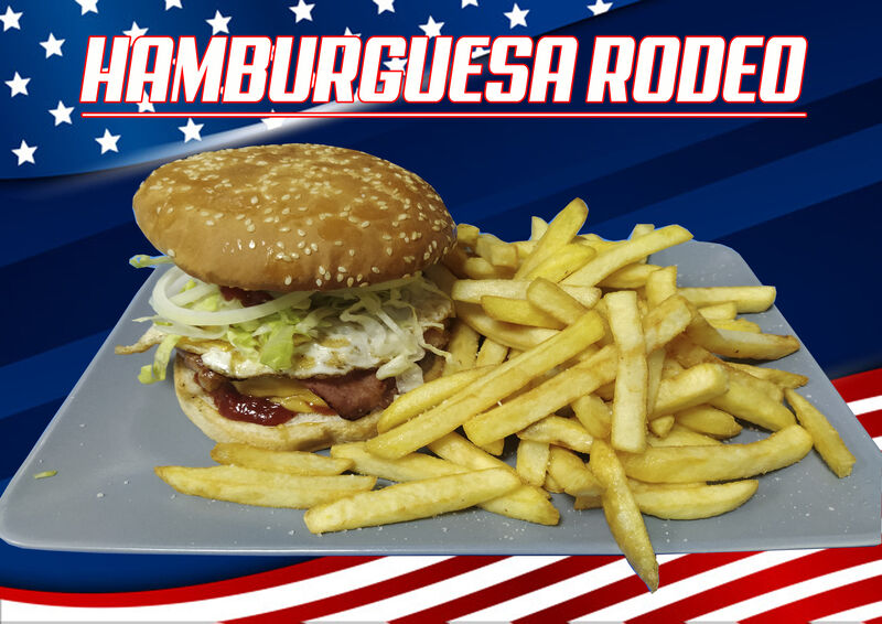 200g de Carne, Queso Cheddar, Bacón, Huevo Plancha, Salsa BBQ Americana Hot, Lechuga, Cebolla y Tomate Nat.
