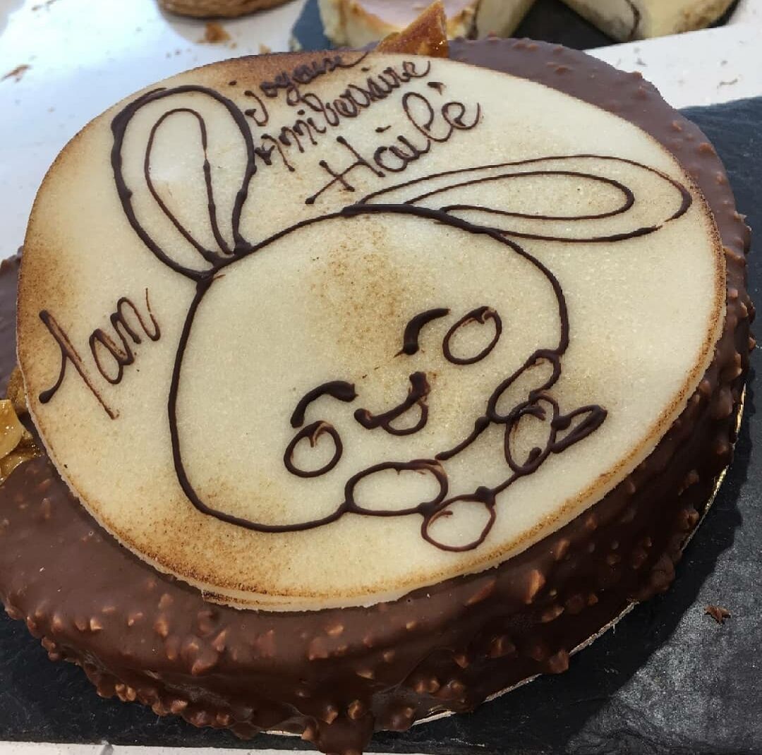 Rocher avec décoration personnalisée : Titouni