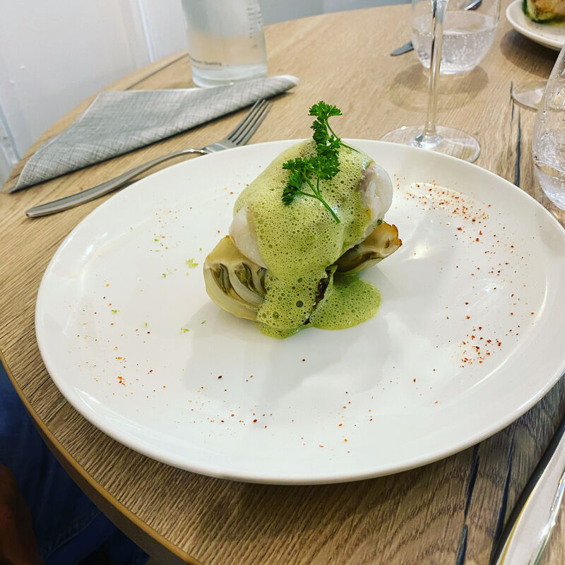 poisson de nos marchés au fenouil caramélisé et son émulsion basilic