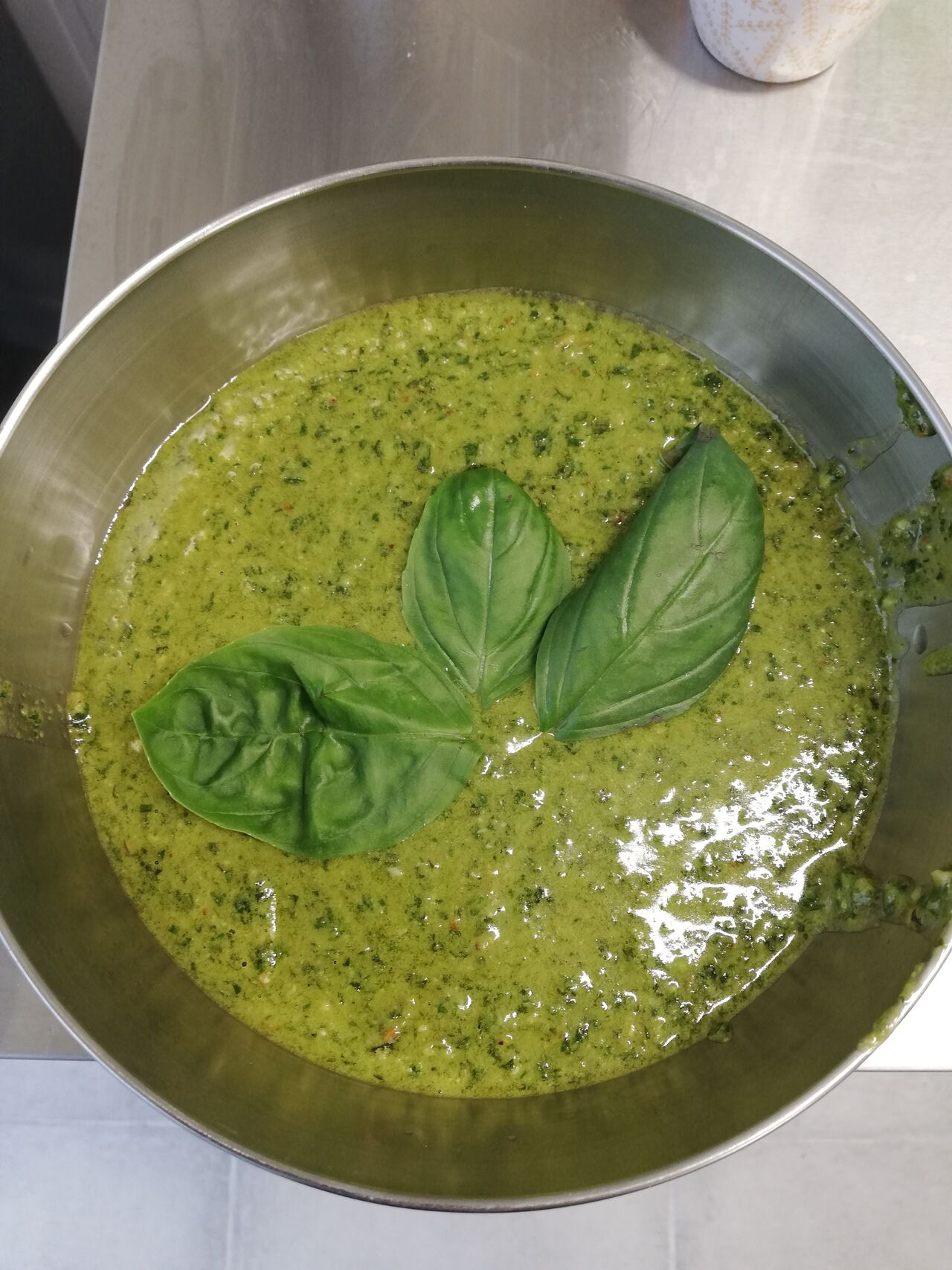 Pesto avec le basilic de mon jardin. 👍 