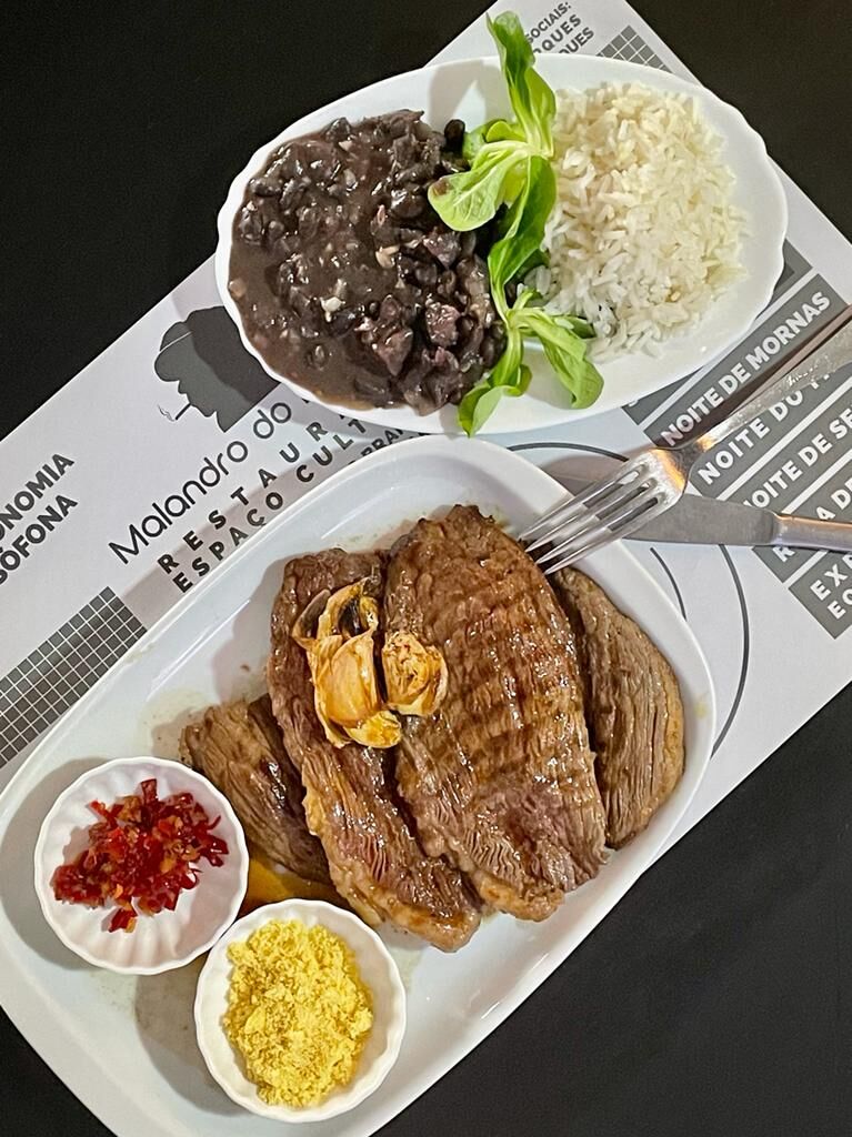 Picanha com arroz e feijão