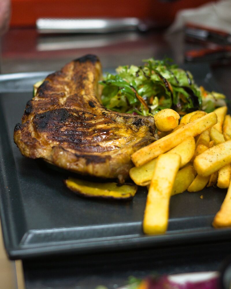 Stek 🔥 Grill, przyprawy, mięso – tu nie ma kompromisów.