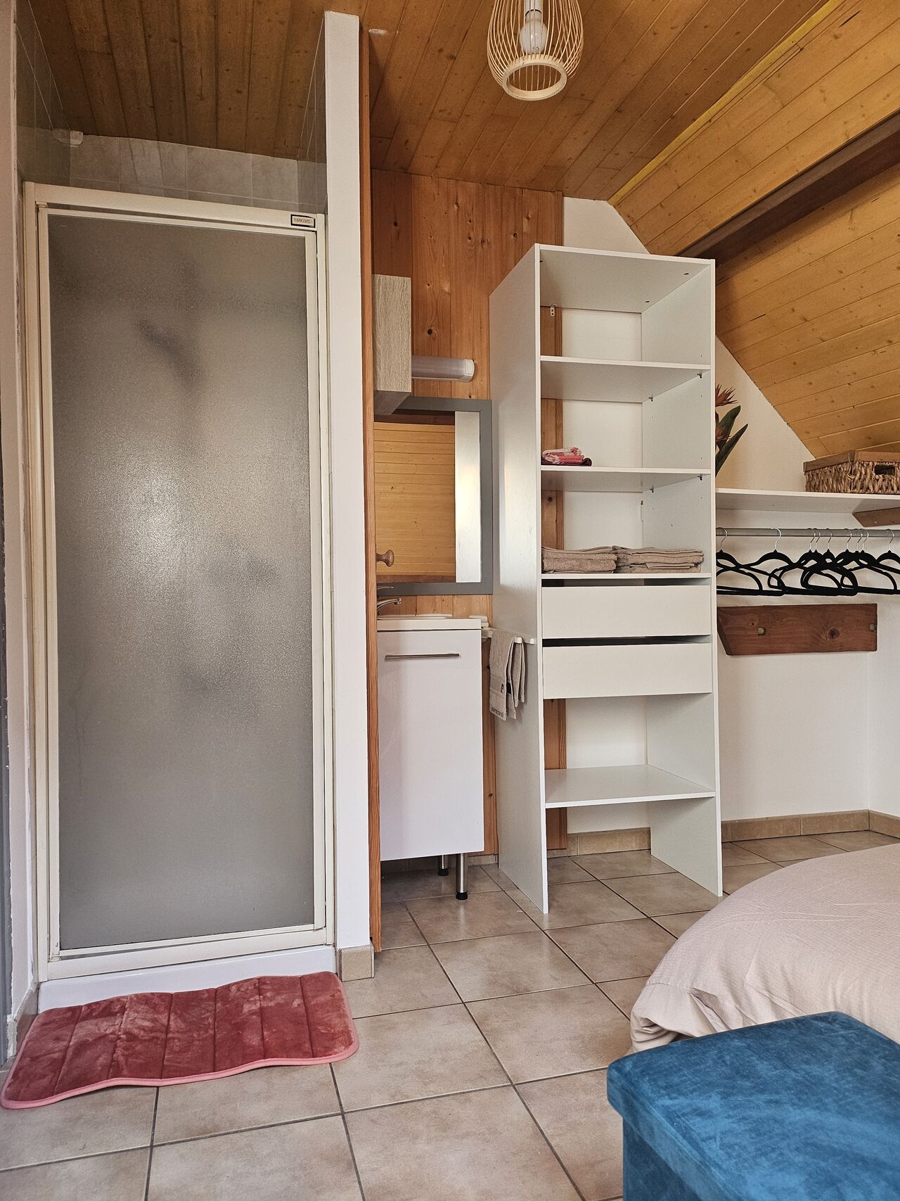 Douche privative à la chambre 1