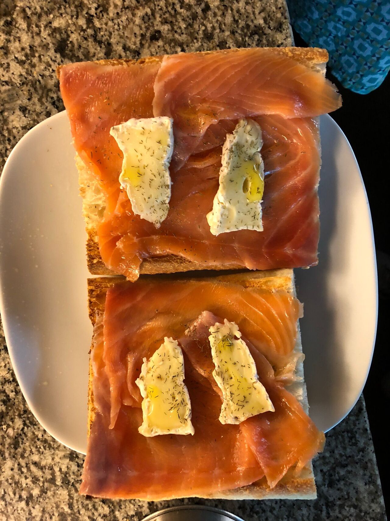 SAlmó fumat i camembert