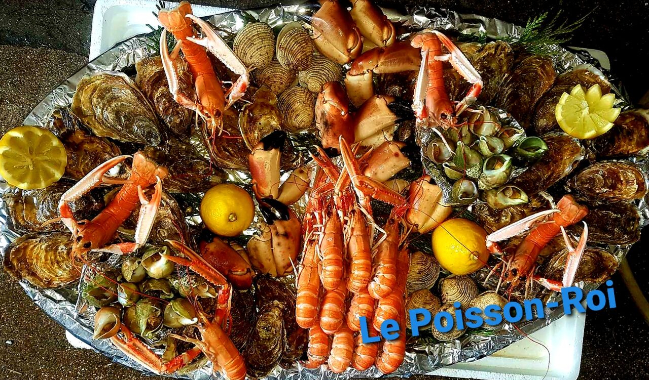 Plateau de Fruits de Mer disponible uniquement sur commande 48h avant et 7 jours en période de fêtes.
Livraison possible.