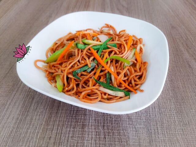 Nouilles sautées aux légumes 