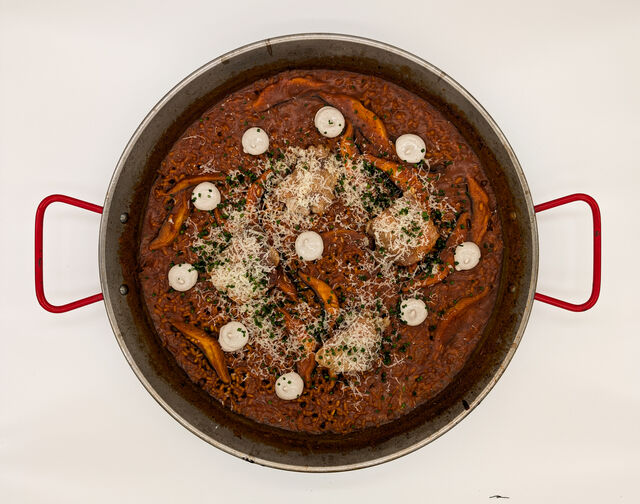 Arroz de pollo asado con parmesano, setas y mayonesa de trufa