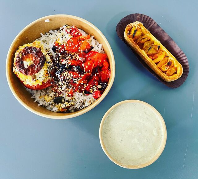 Smoothie Green coco
Tomate farcie au lieu noir, riz blanc et poivron rôti
Tartelette mirabelle