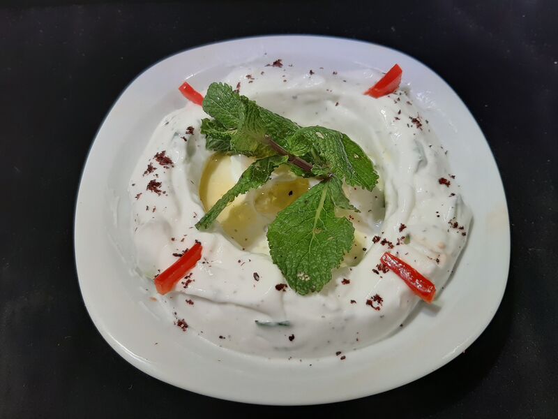 LABNA BI KHIYAR
yaourt frais à l'émincé de concombre