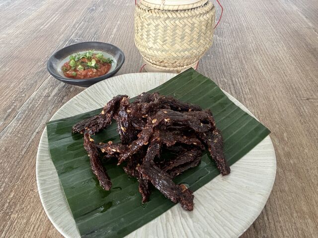 Boeuf séché avec riz gluant 