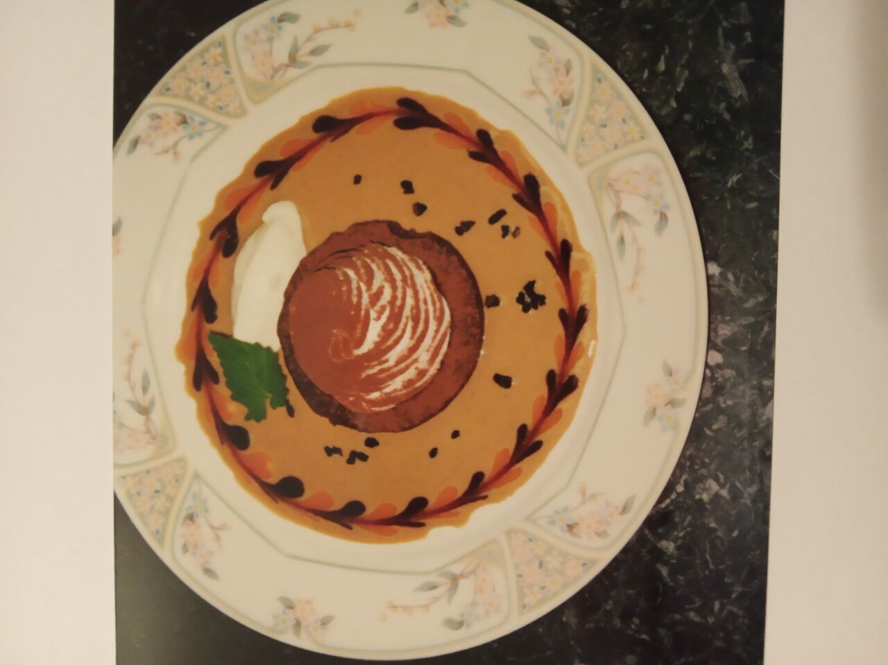 Petit sablé ,mousse mont blanc cacao, crème chicorée grillée