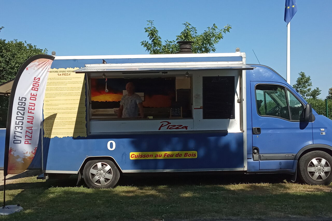 Pizzas artisanales au feu de bois