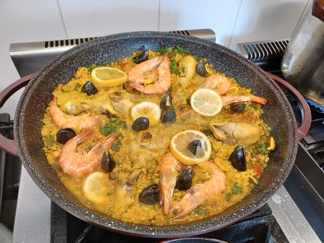 Paëlla sans chorizo sur commande à emporté et sur place 