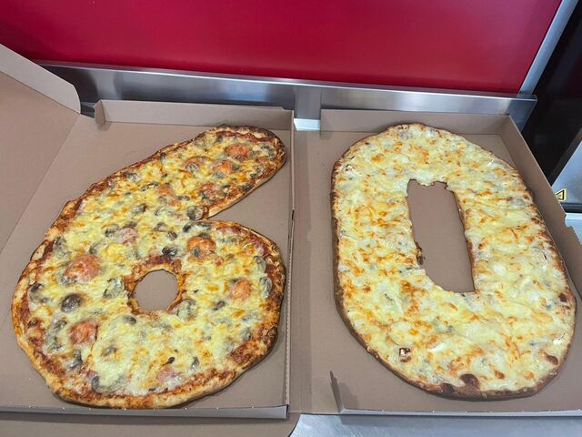 Plaque à pizza Numbers sur commande pour toute occasion :) 