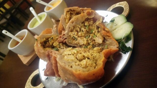 Chicken samosa ? indyjskie pierożki z kurczakiem 