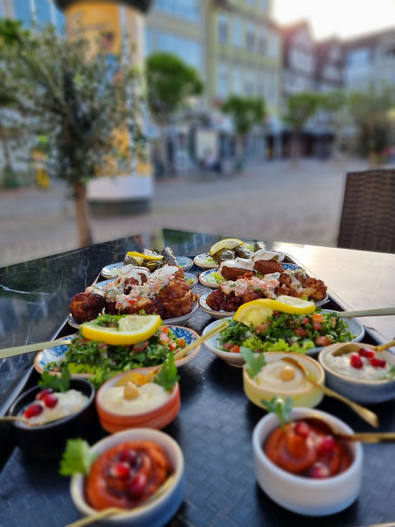 Mezza ( verschiedene Vorspeisen ) 