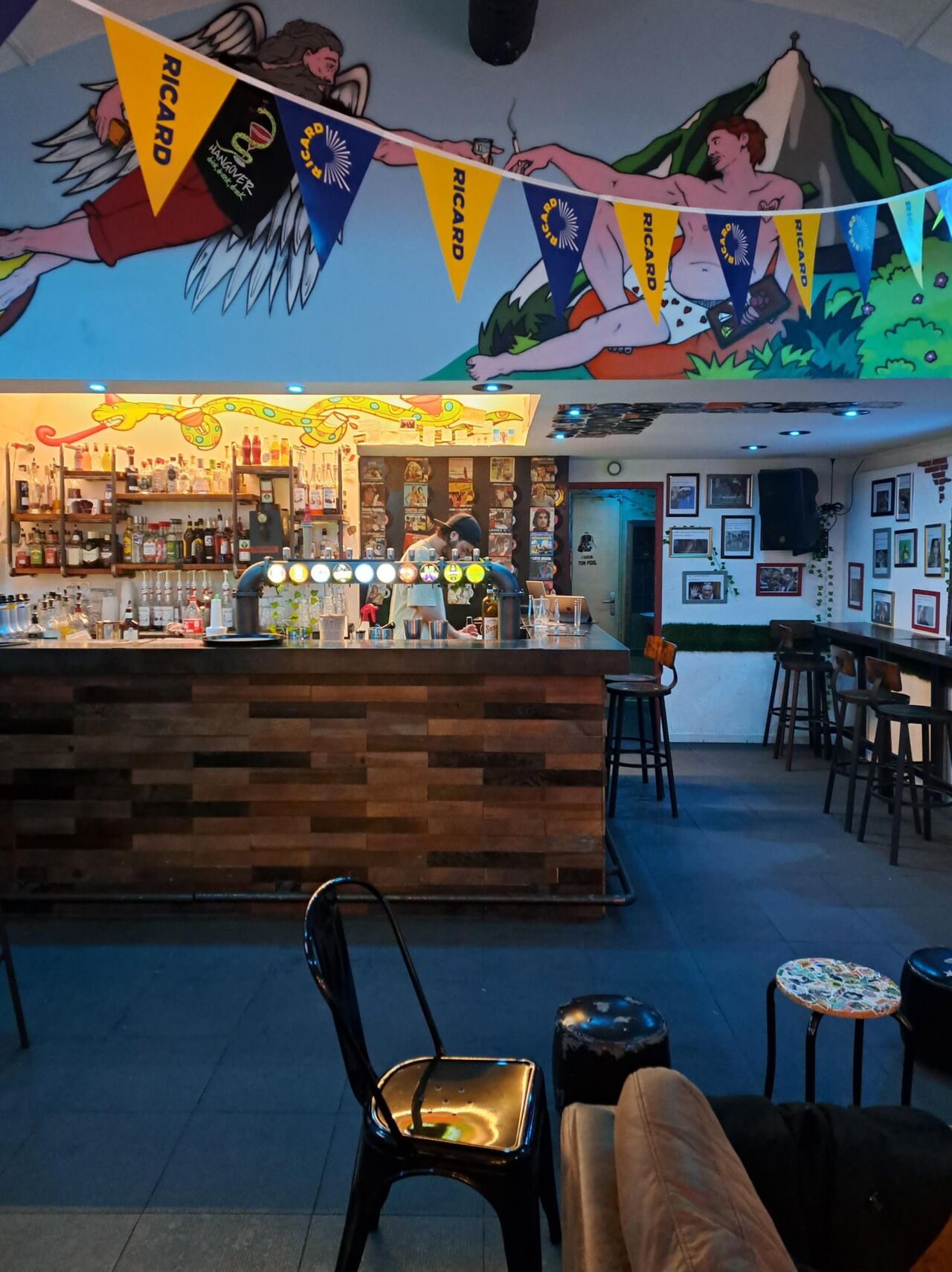 Le Bar