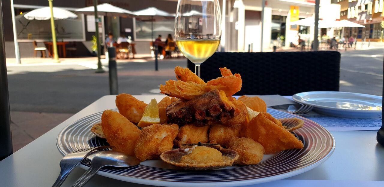 Fritos de pescado y mariscos