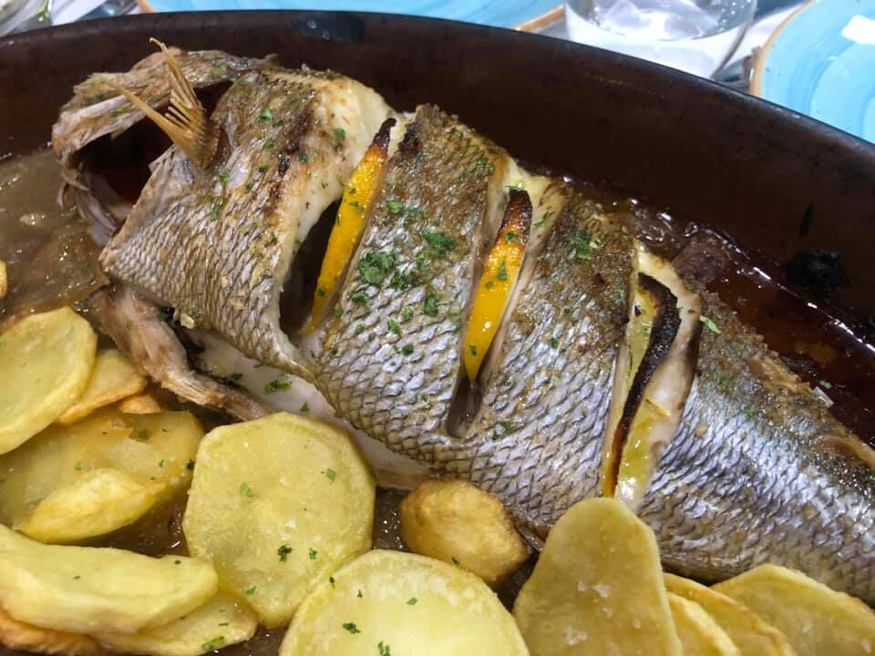 BESUGO AL HORNO, EL TRADICIONAL, SABORES Y RECUERDOS DE INFANCIA