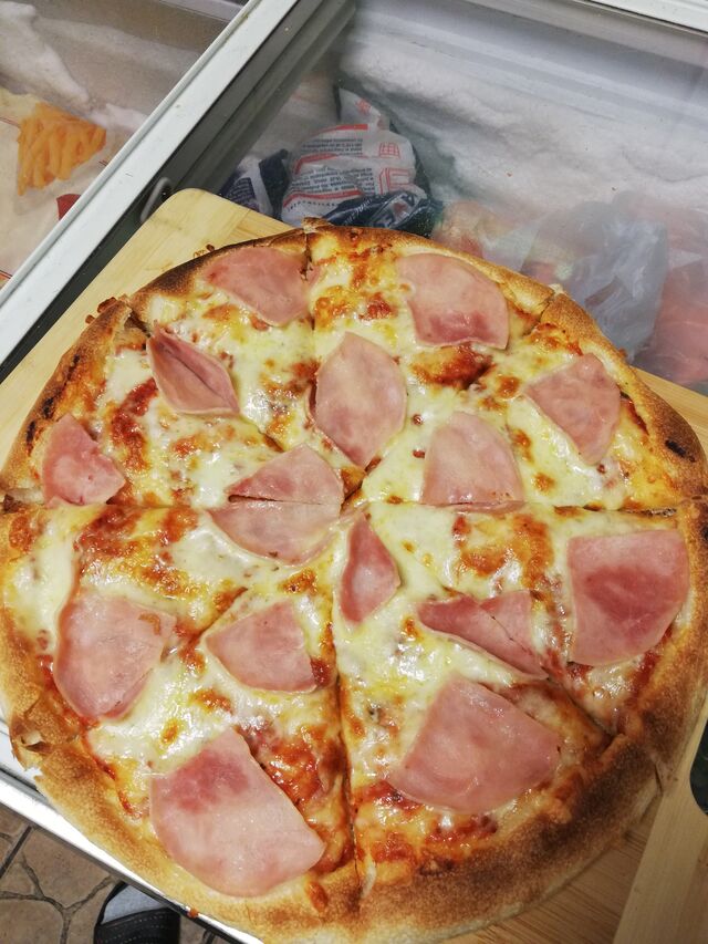 Pizza Margarita+szynka