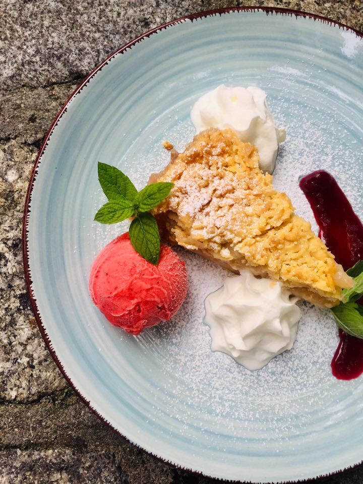 Szarlotka wraca do karty. :)