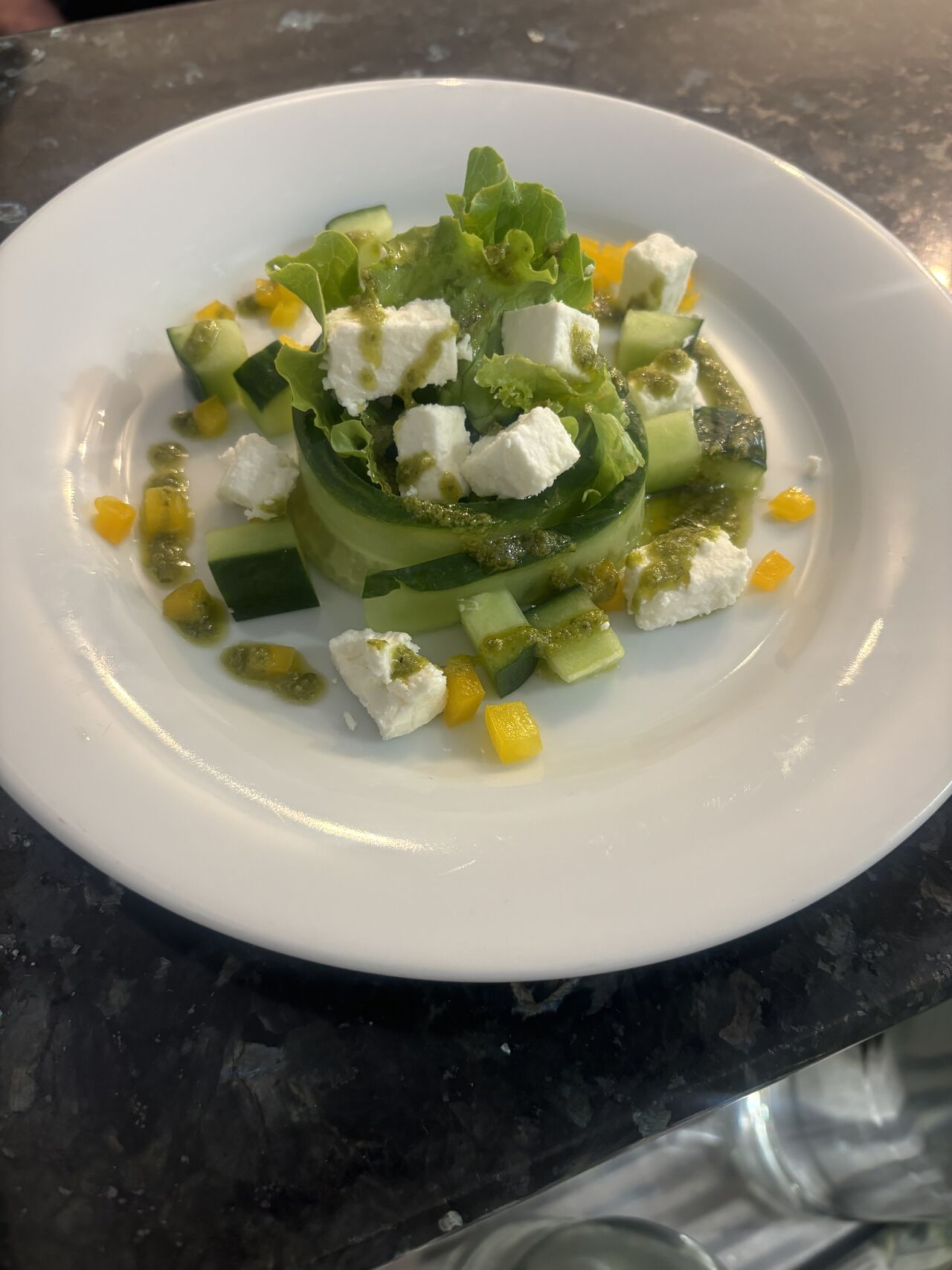 Salade concombre et fêta 