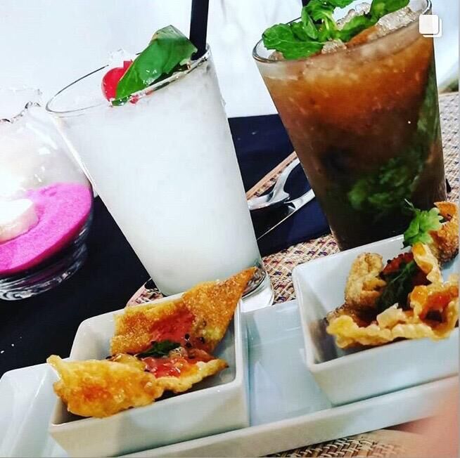 WONTON CRUJIENTE, MARGARITA THAI & MOJITO DE TAMARINDO 