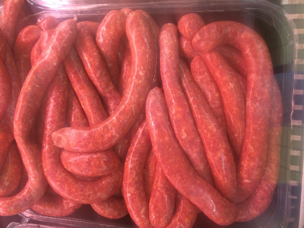 Nos merguez sont de fabrication maison 2 kg=15 € ou 9,99€ le kg
