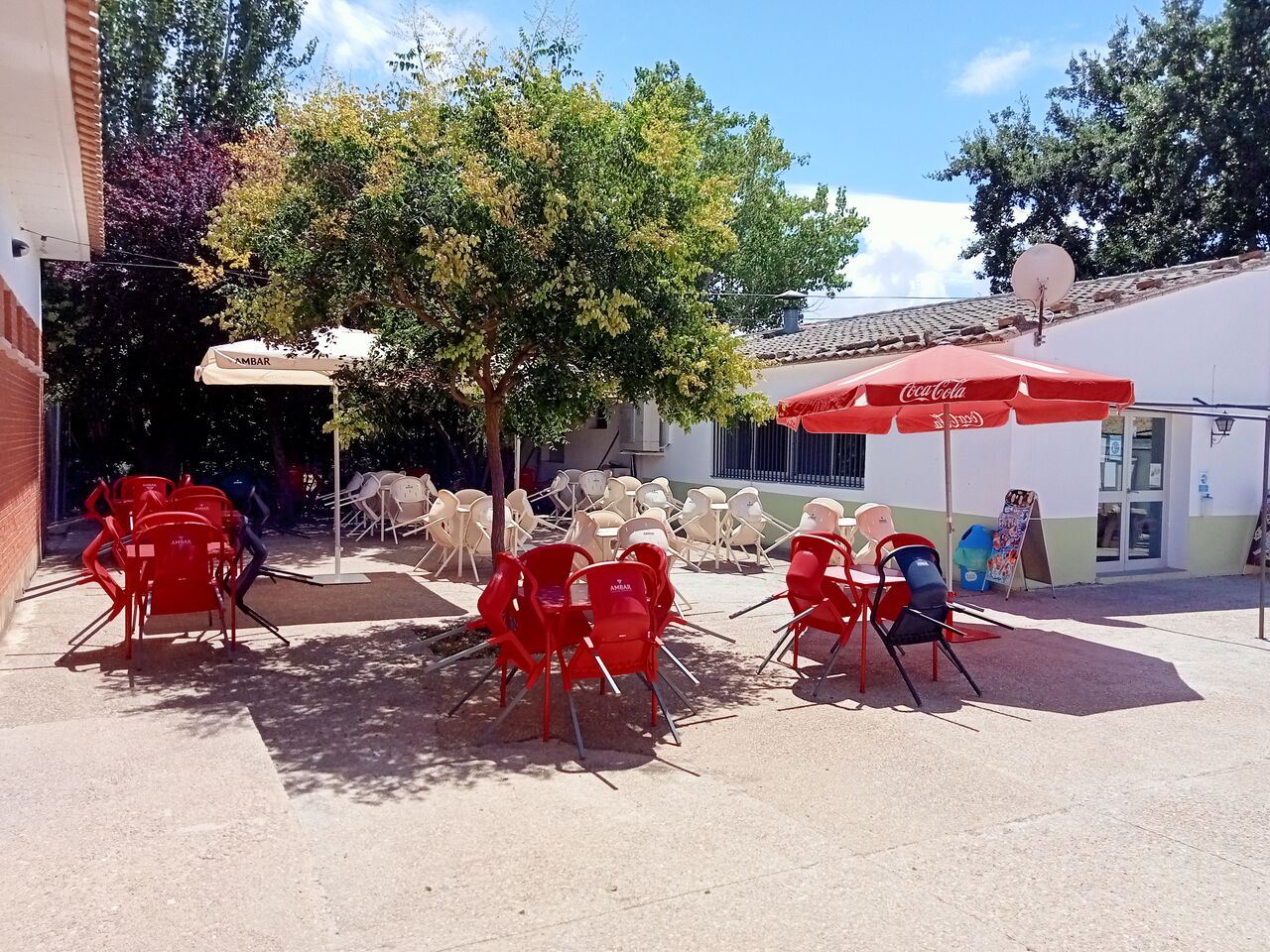 Disfruta de nuestro espacio al aire libre...