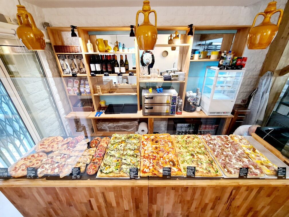 Pizzeria à la coupe, venez déguster nos recettes sur place ou à emporter, pas de livraison 