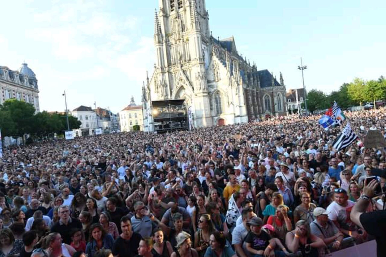 #Europe 2 Live