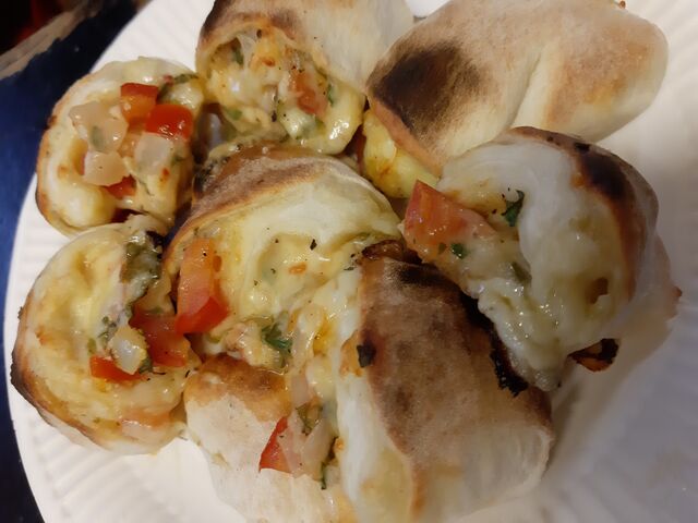 Gefüllte Pizzabrötchen Bruscetta 