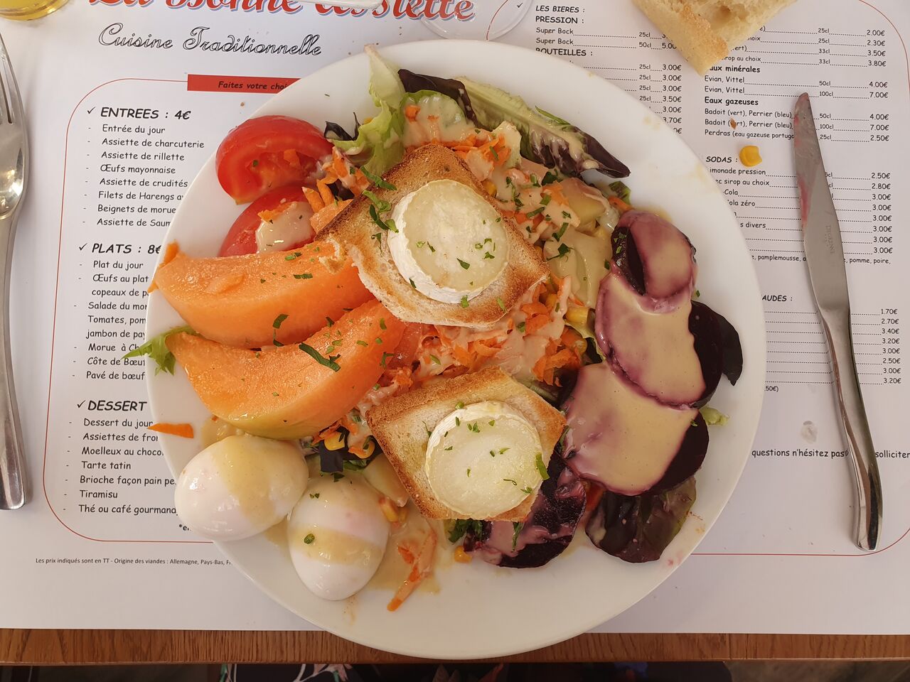 Salade de chèvre chaud