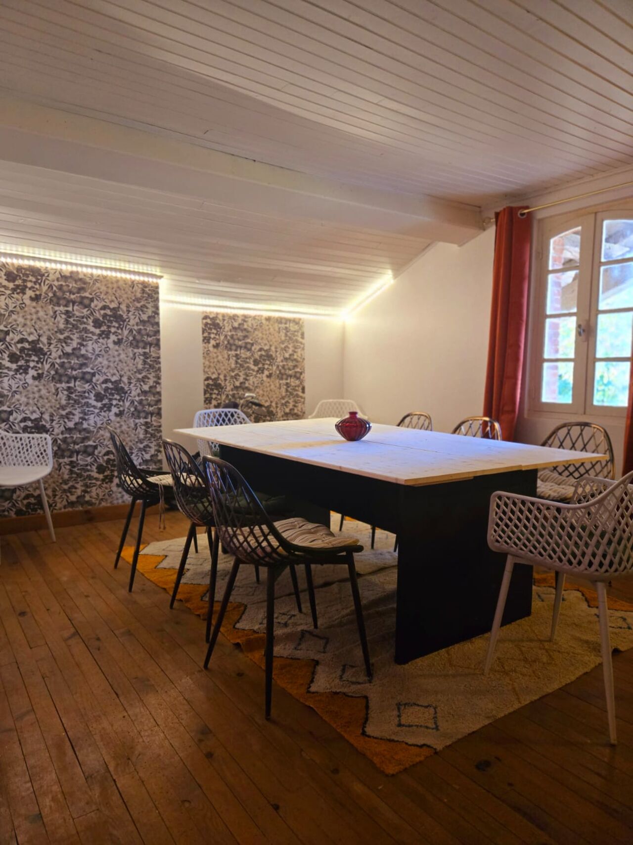 LA SALLE A MANGER DU QG