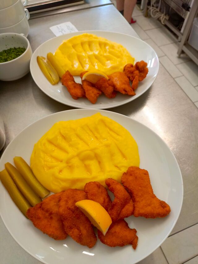 Smažený řízek s bramborovou kaší