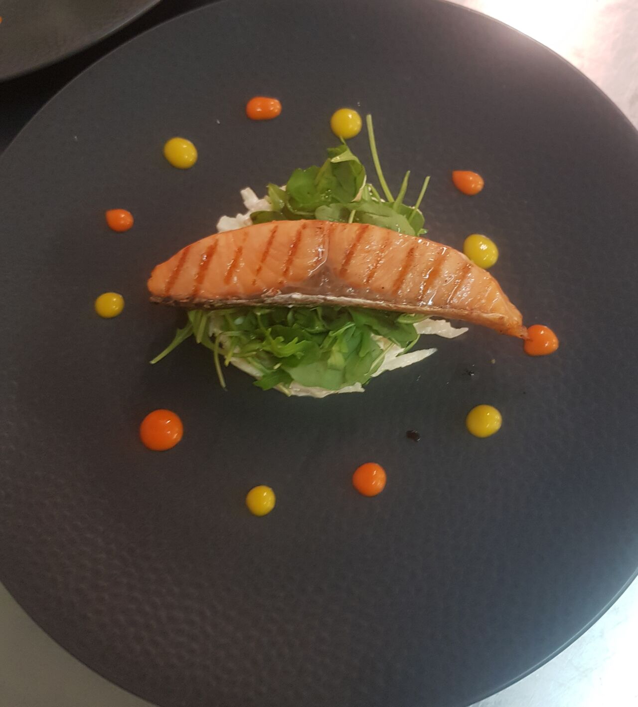 Saumon fumé légèrement grillé