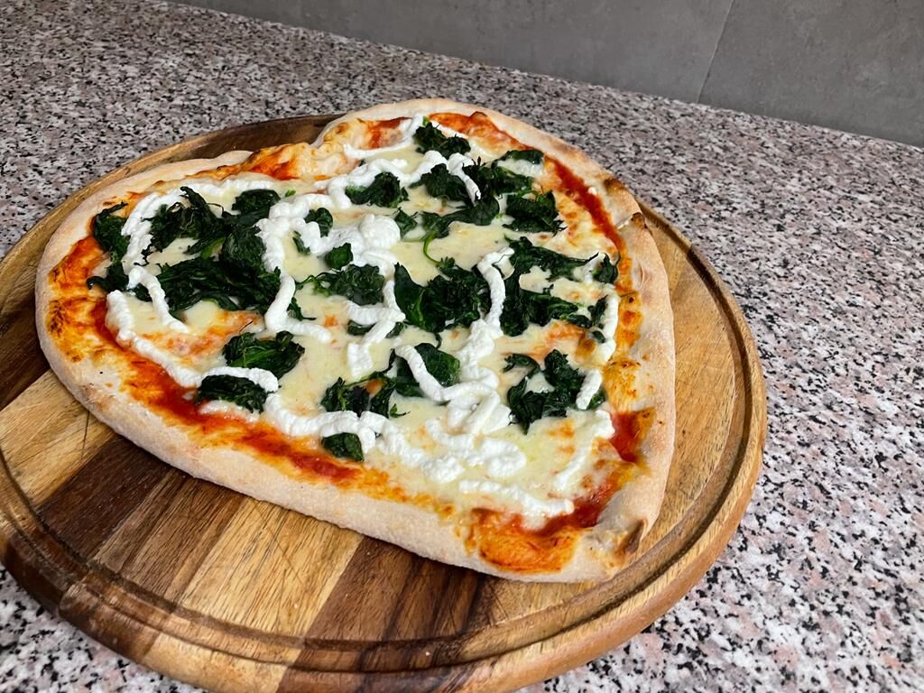 Pizza ricotta e spinaci 