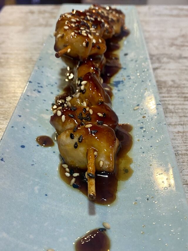 Yakitori de pollo