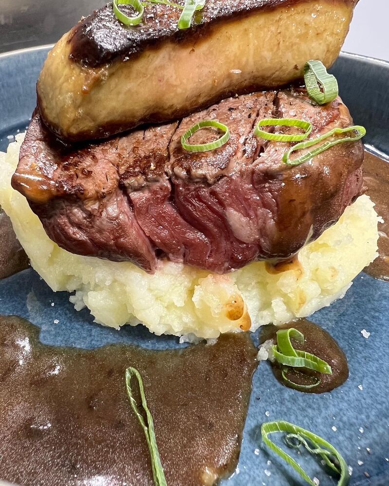 Le Filet de Boeuf Façon Rossini, Jus Truffé et son Embeurré de Pommes de Terre