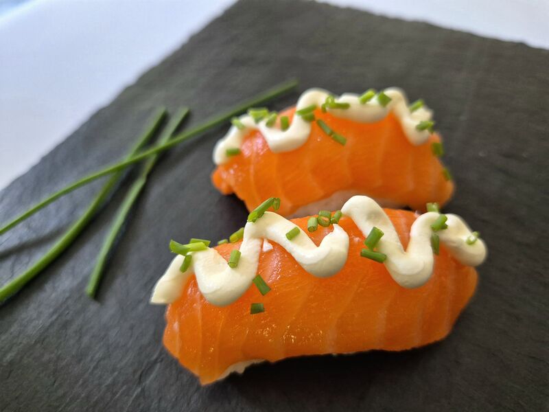 Nigiri Saumon, cream cheese & ciboulette