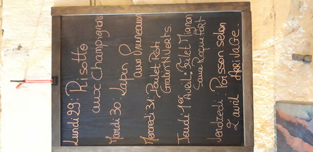 Bonjour à vous tous
Voici le menu de la semaine 😊
N hesitez pas a réserver jusqu'à 19h
Bonne semaine 🌞