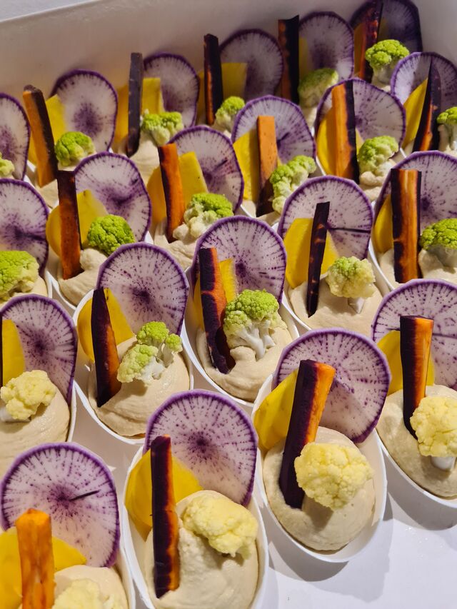 Houmous et légumes croquants