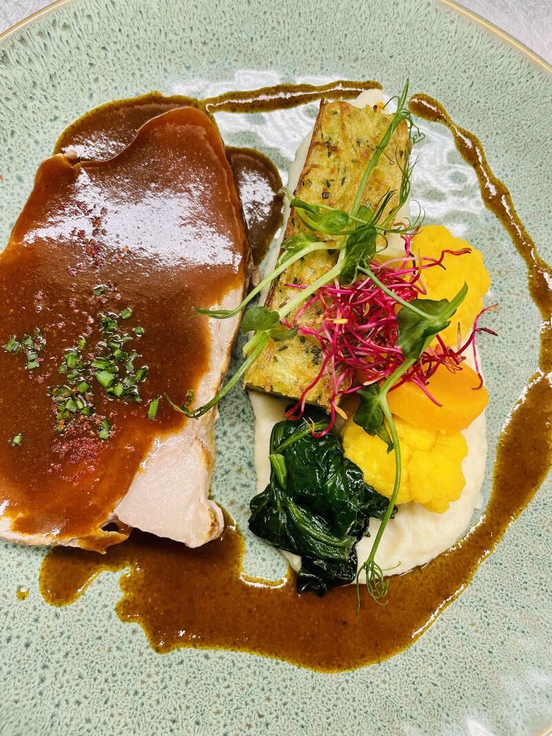  Carré de cochon fermier origine France cuisson basse température jus de cochon piment d’Espelette et ventrèche infusés