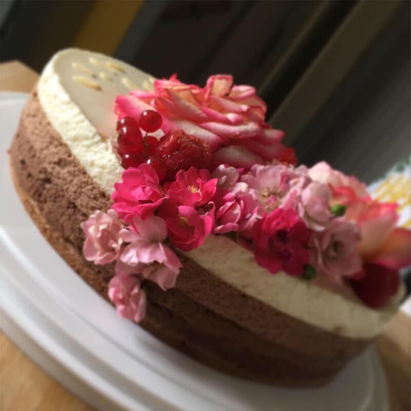 Gâteau d'anniversaire élaborée (Royal Trio Chocolats léger au croustillant ) Floral