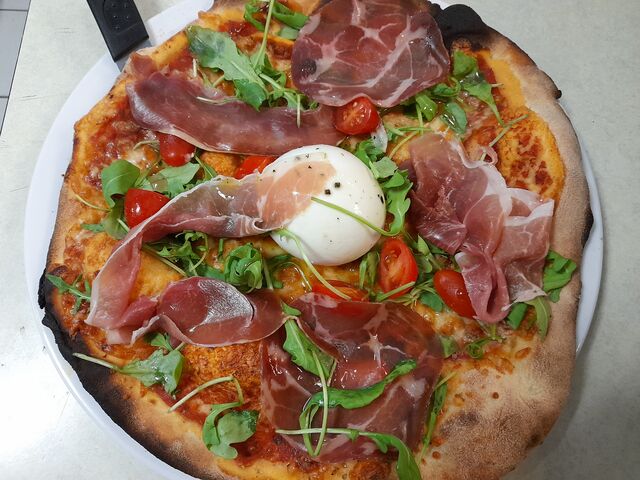 Pizza italienne à la burrata