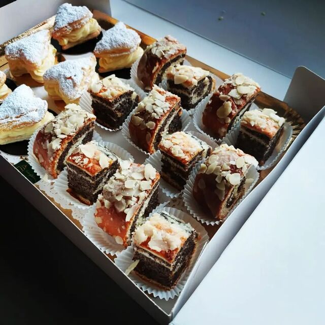 Je vous propose mes gâteaux pour des événements spéciaux familiaux ou professionnels.
