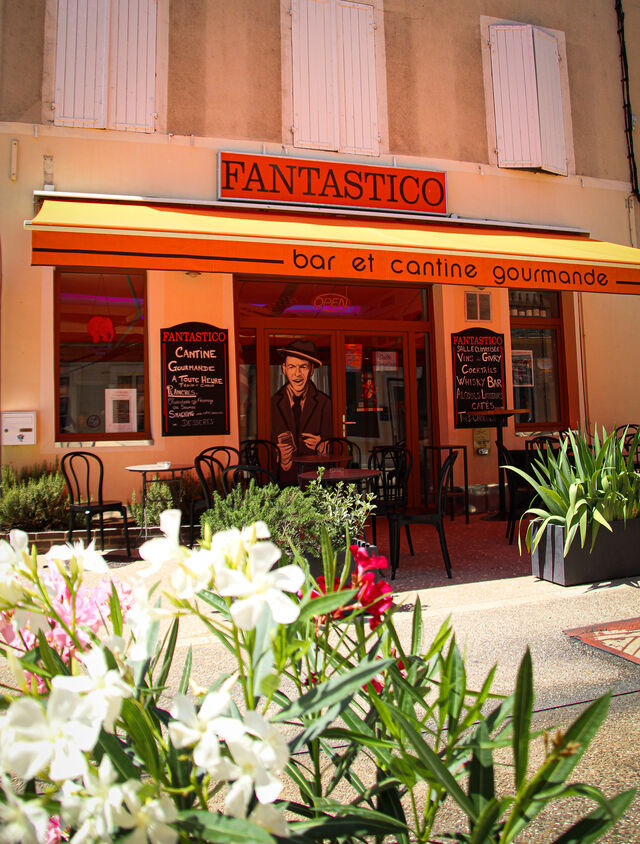 Entrée du Fantastico en été