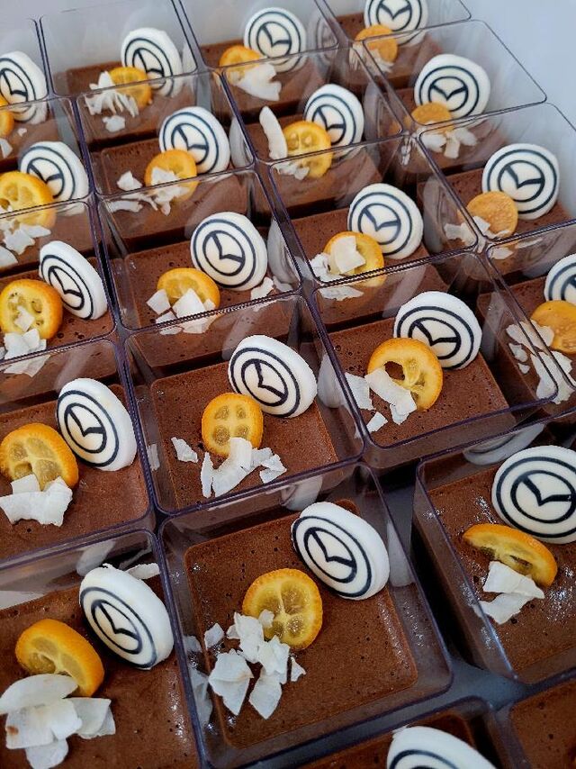 Čokoládová pěna s logem Mazda