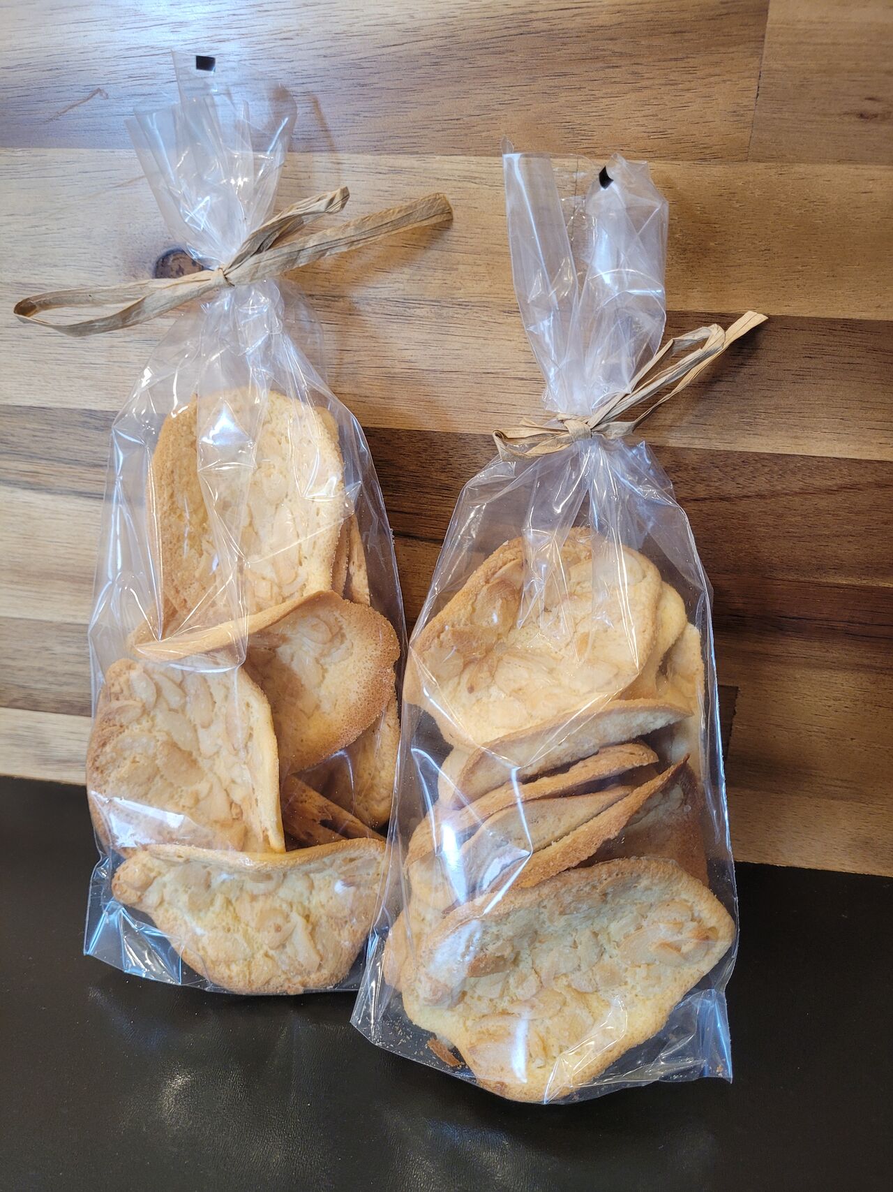 LES TUILES AUX AMANDES